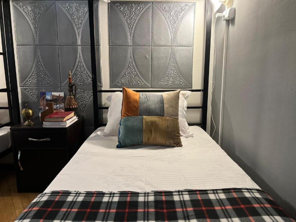 Machabelli 11A Hostel Tbilisi Eksteriør bilde